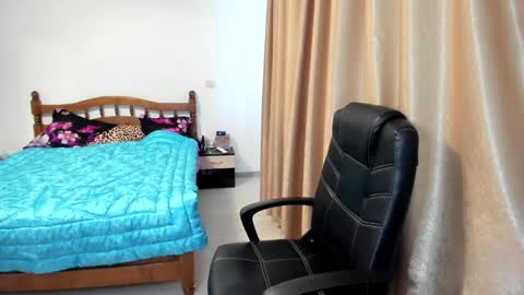 Angelique online show from February 6, 9:00 am