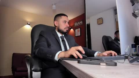 SERGIO THE SEX LAWYER online show from April 2, 3:58 am