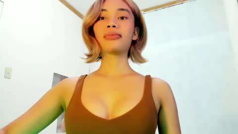 fuckingsexy143 online show from May 8, 5:24 am