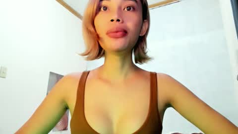 fuckingsexy143 online show from May 18, 1:04 am