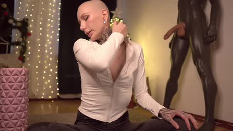 Eva         all my links   online show from December 14, 12:23 pm