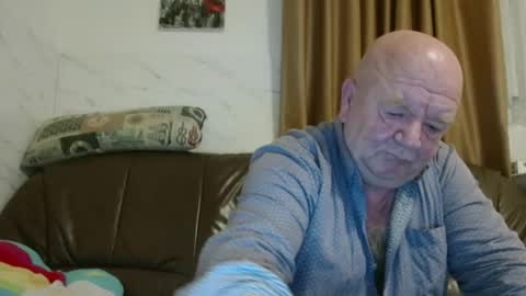 fullballs6 online show from December 21, 3:13 am