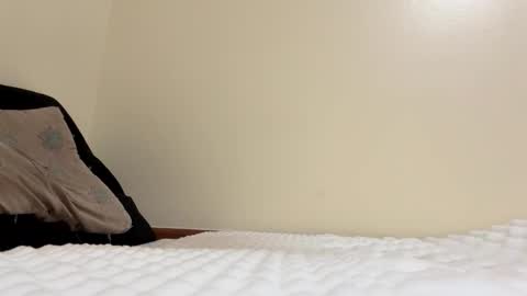 Snapshot of fun205075 chatting on October 22, 11:17 pm fun205075 online show from October 22, 11:17 pm