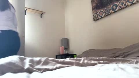 Linnys Palace online show from November 21, 5:33 pm