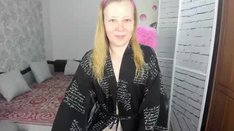 Snapshot of funny_bunny4 chatting on March 3, 5:09 pm funny_bunny4 online show from March 3, 5:09 pm