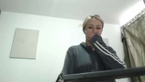Gabriela online show from July 28, 4:39 pm