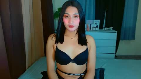 gabriela_deluxe online show from April 18, 11:01 am