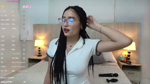 Gabriela Vargas online show from June 23, 2:30 am