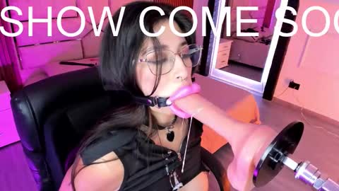 Gabriela Kassi online show from November 30, 11:50 am