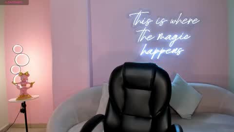 Gabriella Lee online show from October 9, 3:01 am