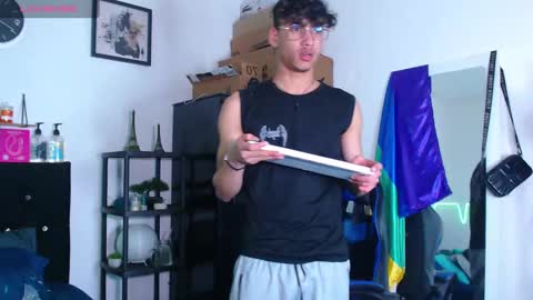 gael_jones online show from October 5, 5:38 am