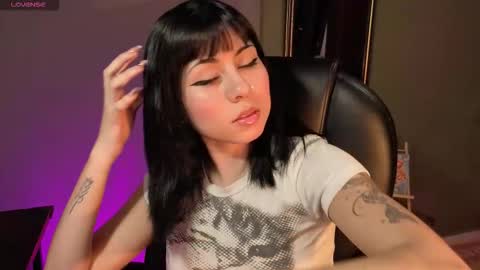 gaia_joness online show from November 11, 8:00 pm