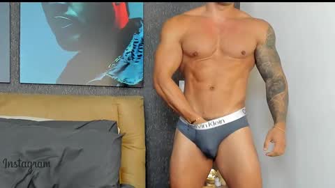 Snapshot of garret_alvin_ chatting on September 12, 9:06 pm Garret online show from September 12, 9:06 pm