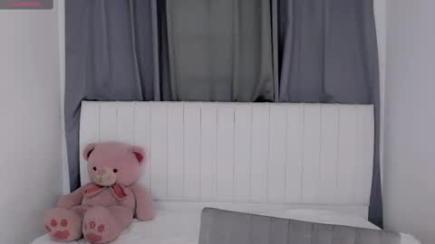 Vnecis Marn online show from October 3, 2:58 pm