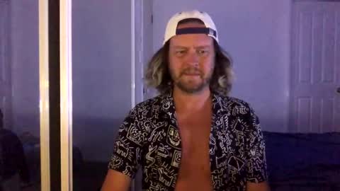 gcsurfer81 online show from December 3, 8:59 am