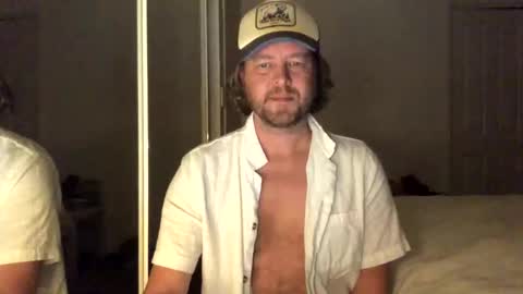 gcsurfer81 online show from June 3, 8:28 am