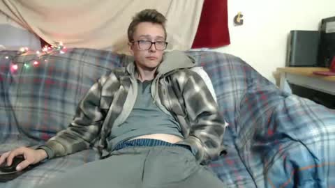 Snapshot of gdanch chatting on January 24, 6:25 pm G online show from January 24, 6:25 pm