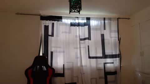 geefoxx online show from June 15, 7:11 am