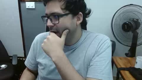 geeklatin88 online show from March 10, 9:24 am