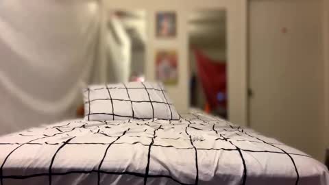 Lenzy LaCanada online show from January 8, 4:44 am