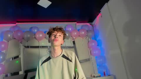 Genesis online show from October 28, 4:13 am