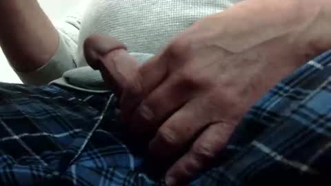 Snapshot of gent063 chatting on October 27, 12:05 pm gent063 online show from October 27, 12:05 pm