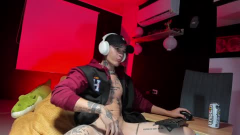 independent model online show from January 23, 3:37 am