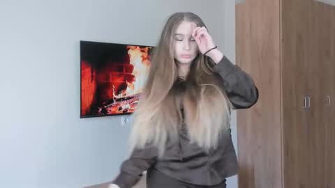 Kendra online show from March 21, 7:58 am