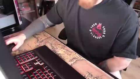 germantattoo94 online show from May 31, 4:06 pm