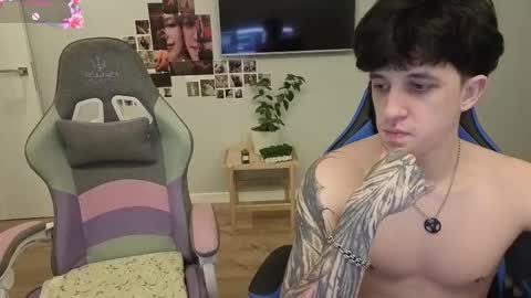 Ester and Ri online show from December 1, 3:04 am