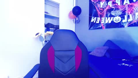 Your Girl  online show from October 26, 5:52 am