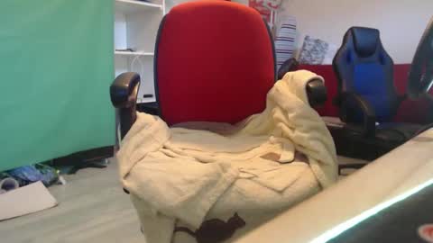 Snapshot of ghostatitude chatting on October 30, 8:15 am ghostatitude online show from October 30, 8:15 am