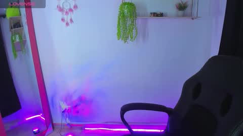 giaaaa   online show from December 14, 12:17 am