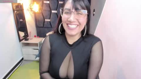 G I A  FOX online show from October 2, 1:32 pm