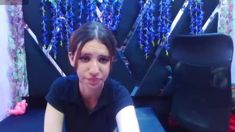 Snapshot of gigi_glase chatting on September 16, 9:29 pm gigi glase online show from September 16, 9:29 pm