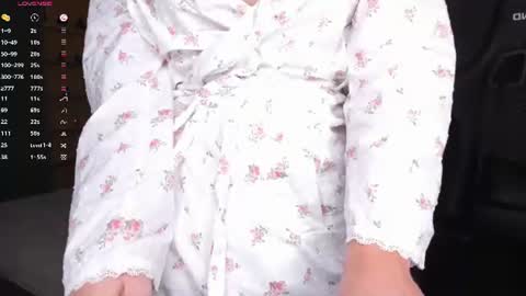 gigihadd online show from July 18, 5:26 pm