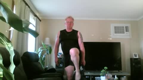 gimmmieoooo online show from January 16, 9:05 am