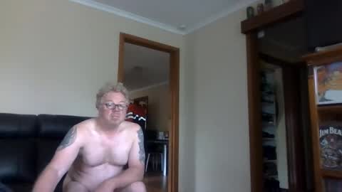 gimmmieoooo online show from March 28, 10:00 pm