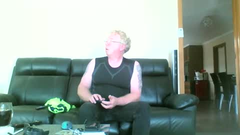 gimmmieoooo online show from January 7, 5:43 am