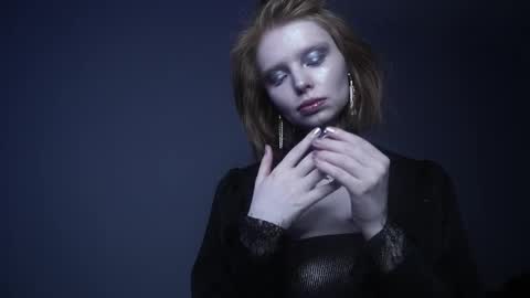        im expecting 350 thumbs up on my altar   online show from March 4, 10:05 pm