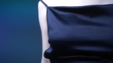        im expecting 350 thumbs up on my altar   online show from November 3, 10:11 pm