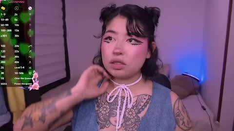 ginmeowuwu online show from April 18, 7:58 pm