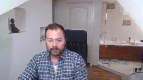 gintonik89 online show from February 14, 1:51 pm