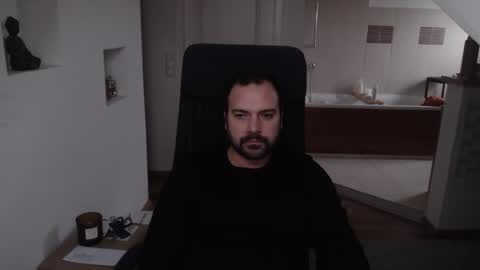 gintonik89 online show from December 13, 1:33 pm