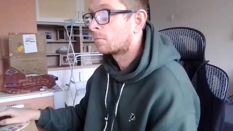 Snapshot of ginwood chatting on October 29, 11:01 am ginwood online show from October 29, 11:01 am