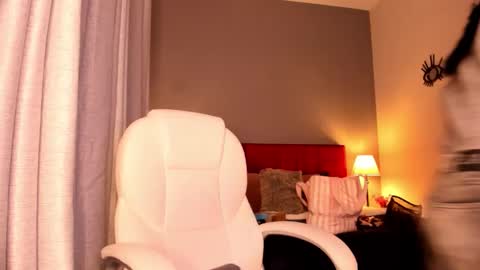 Giovanna  online show from November 15, 3:52 am