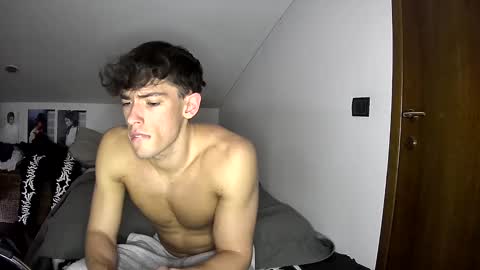 giovyyx online show from March 3, 10:10 pm