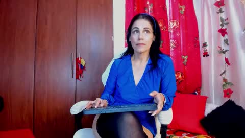 Girasol Walton online show from January 8, 2:12 pm