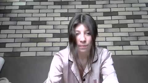 girl_cute007 online show from May 16, 8:18 pm