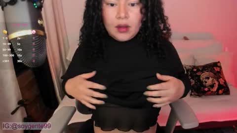 Snapshot of girl_inline chatting on October 10, 12:27 am girl_inline online show from October 10, 12:27 am